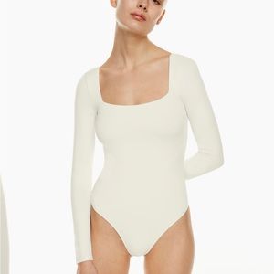 Babaton Contour Squareneck Longsleeve Bodysuit - Matte Pearl, Medium